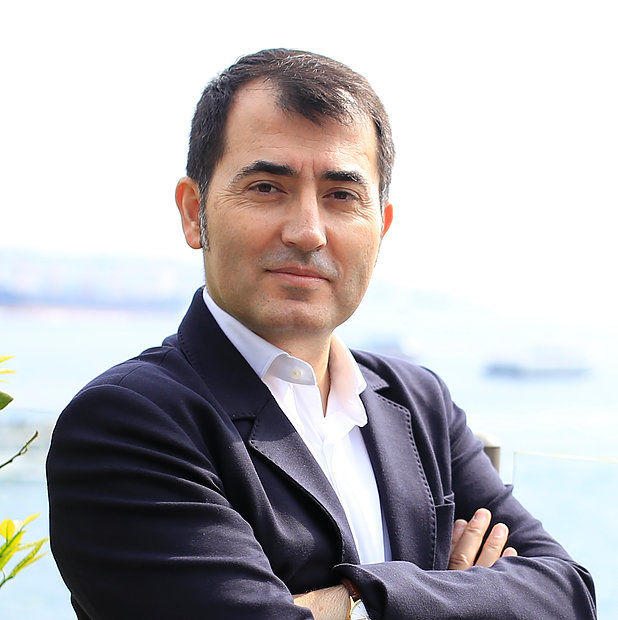 الدكتور Murat Üstün